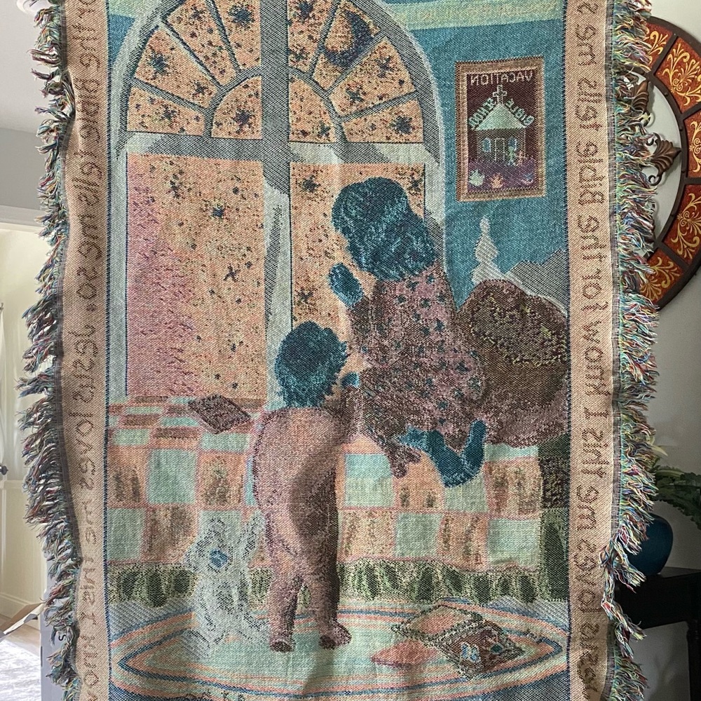 Throw blanket. - Picture 2 of 2